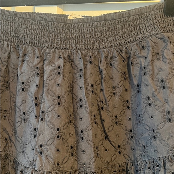 American Eagle Eyelet Skort - Picture 2 of 5